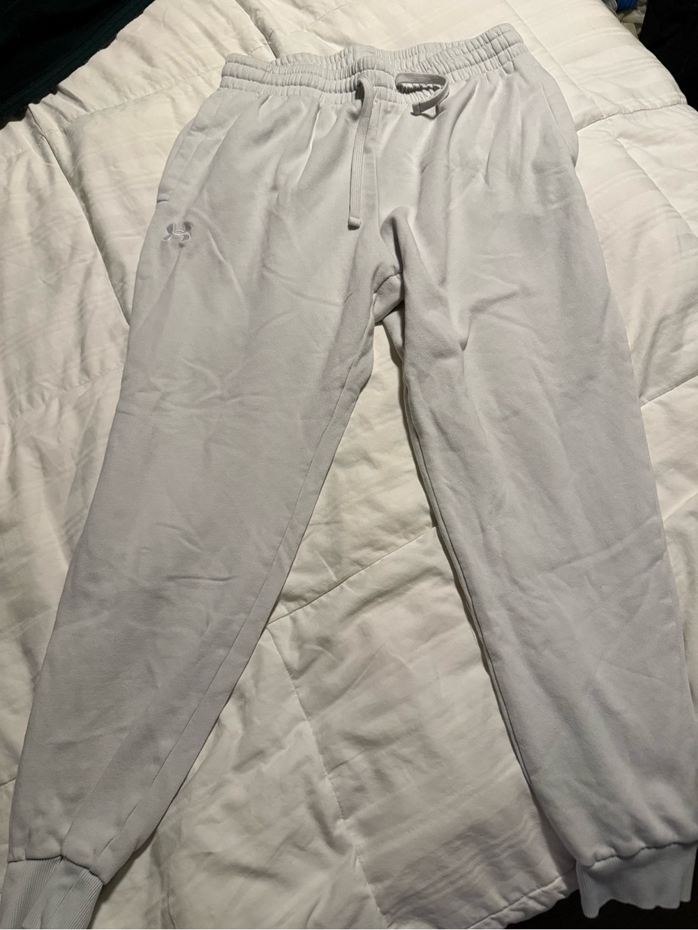 Under Armour Men’s Light Gray Fleece Joggers with Drawcord